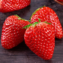 四川大凉山露天草莓四季草莓奶油红颜草莓新鲜现摘鲜果非草莓干