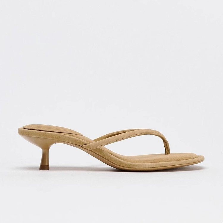 Summer New Style Stiletto Flip-Flops for Women, Fashionable Outdoor Wear, Kitten Heel, Medium Heel, Fashionable Thong Sandals, Size 43 Summer New Style Stiletto Flip-Flops for Women, Fashionable Outdoor Wear, Kitten Heel, Medium Heel, Fashionable Thong Sandals, Size 43