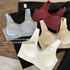 605秋冬暖筋磨毛反重力無痕内女性が集まって副乳を収めて垂れ下がるのを防ぎます。