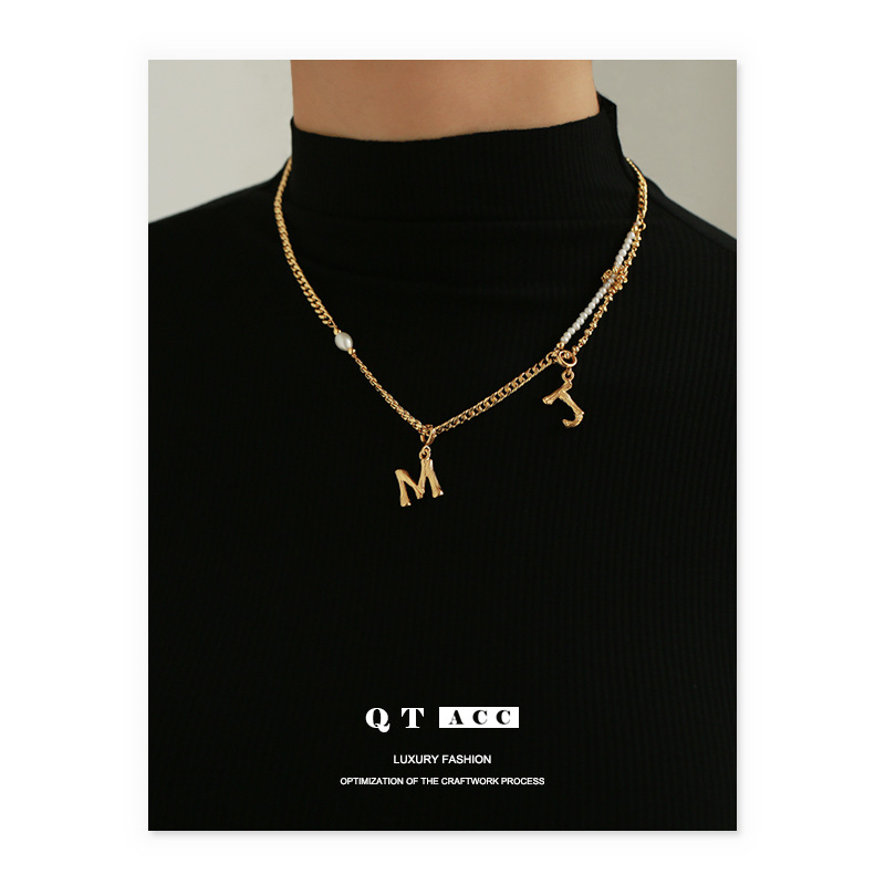 Latón chapado en oro personalidad simple diseño retro coincidencia de bambú conjunta 26 carta COLLAR COLGANTE DIY Collar para las mujeres