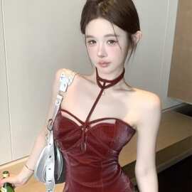 黁白美式挂脖吊带背心女外穿夏泰式辣妹性感一字肩鱼骨抹胸小上衣