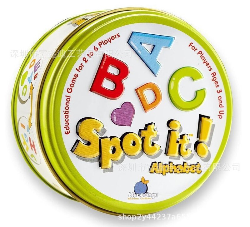 全英語spot it家庭パーティの親子が違うゲームカードを探しています。|undefined