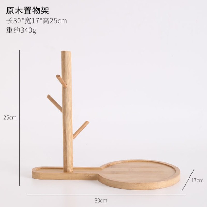 玄関のプレゼント柿の家の猫は家に入ることを手配します。|undefined