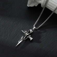 钛钢玫瑰十字架项链男款潮轻奢小众高级设计感男士复古吊坠送男友