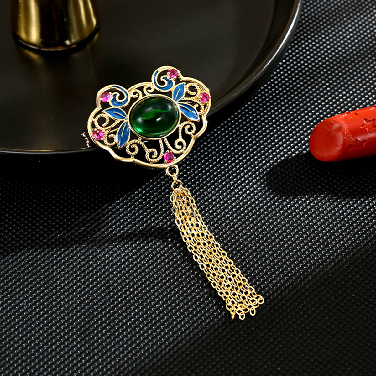 New Chinese Style National Style Cut Out Flower Lock Tassel Pendant Brooch Women's Classical Cheongsam Retro Literary Corsage Brooch Jewelry