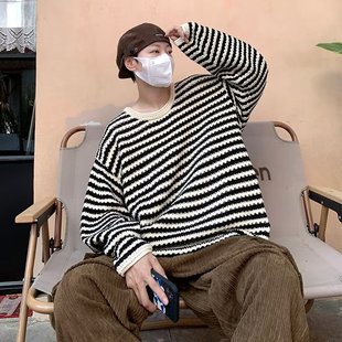 Black and White Striped Hollow Knitted Top Men's Pullover Crewneck Design Sense Lazy Knitted Sweater Men's Autumn and Winter New