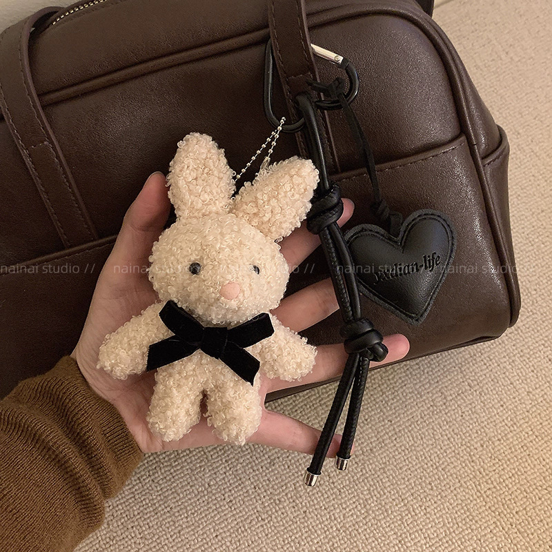 ぬいぐるみのウサギのペンダント革の愛のバッグに飾られたアニメ人形のかわいいキーホルダープレゼント