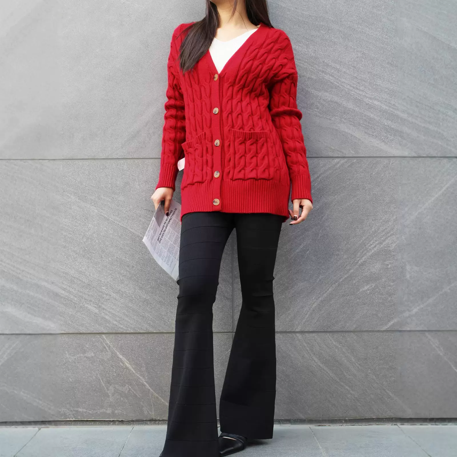 新年新款红色 V 领针织开衫 修身麻花中长款外套女装早春毛衣厂家