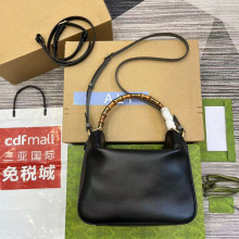 ԭ�SƤŮ����ɫ���s�¿������ذ��r�аٴ�СţƤ����μ�б���