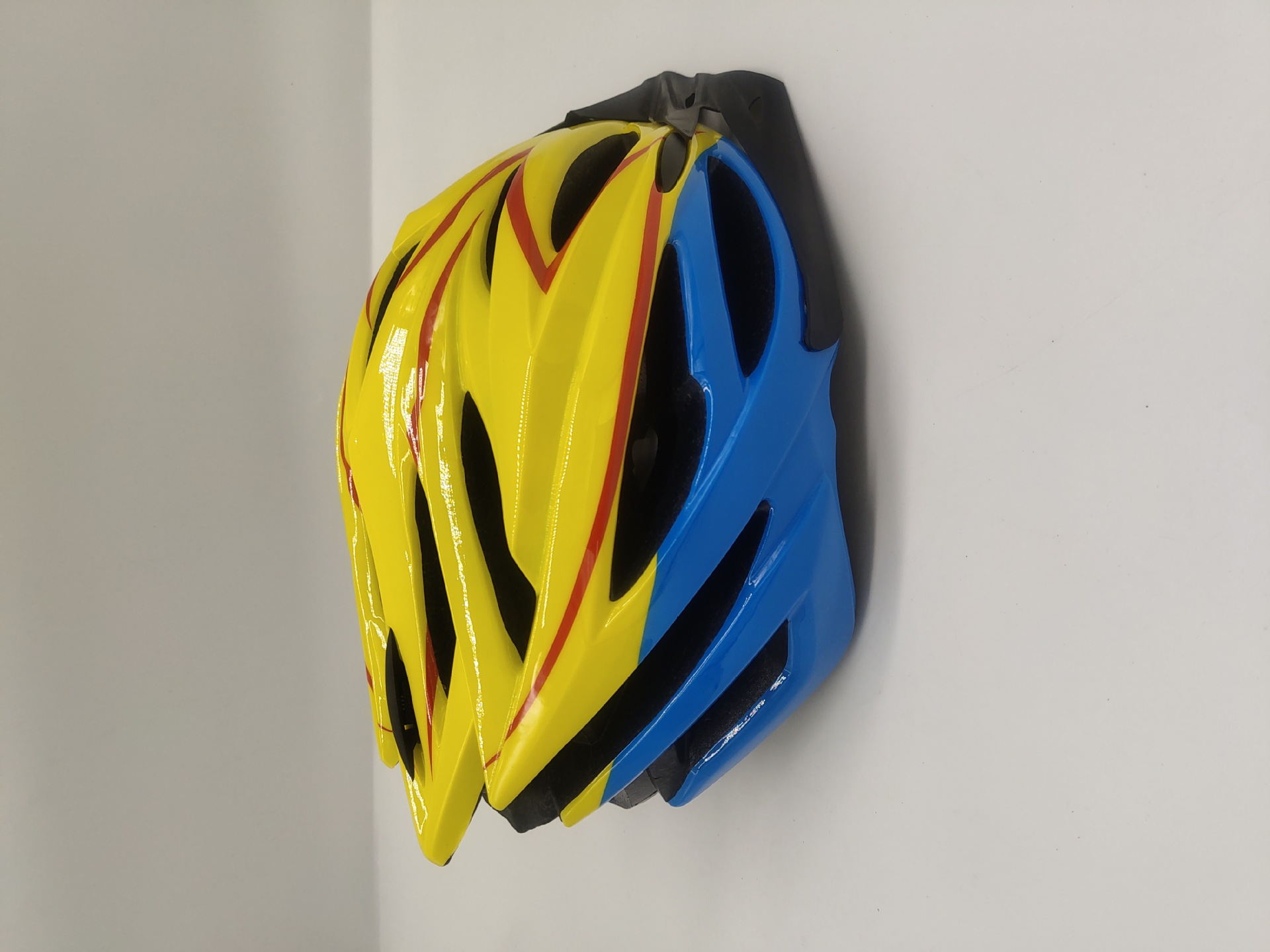 自行车吸塑头盔 运动头盔 骑行头盔男女山地自行车一体 外壳头盔