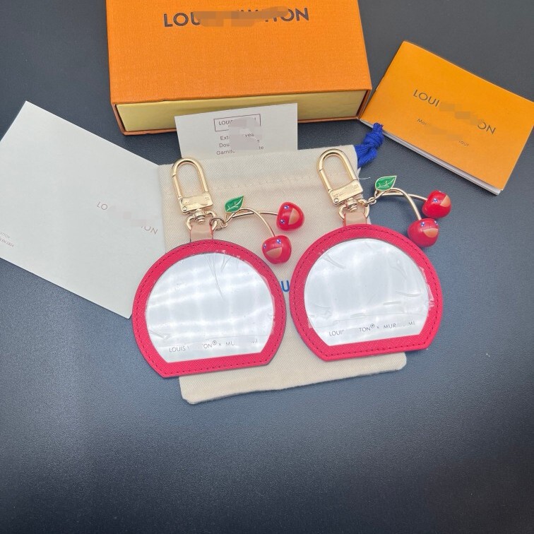 Louis's New Vintage Keychain Pendant Canvas Mirror Women's Keychain Charm Bag Keychain Ring Louis's New Vintage Keychain Pendant Canvas Mirror Women's Keychain Charm Bag Keychain Ring