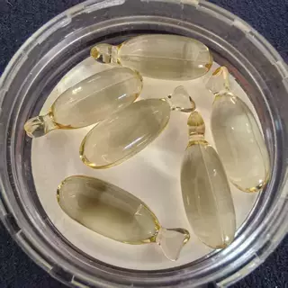 源头厂家鱼油软胶囊散装裸粒外贸液体钙胶囊定制各类透明虫草胶囊