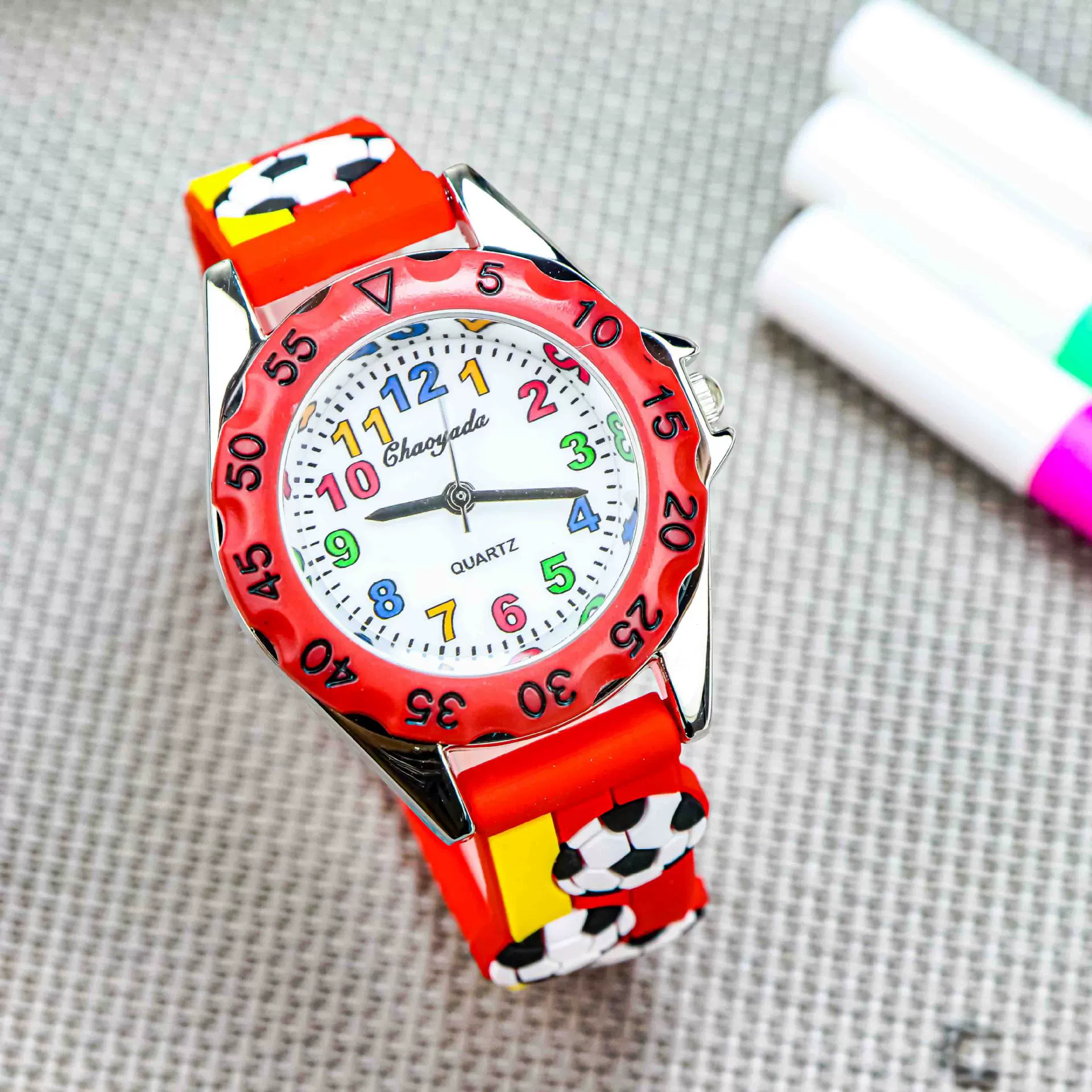 Модные и милые детские часы в виде футбольного мяча, часы для детского сада, которые показывают только время, электронные часы для мальчиков, водонепроницаемые модные часы для занятий спортом на открытом воздухе