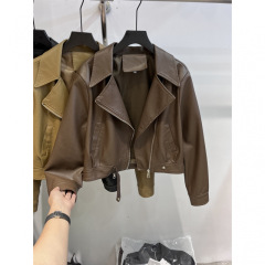 香港風茶色の服のコートの女性の新モデル2024の爆発的な小型の短い機関車の服の気質のジャケット