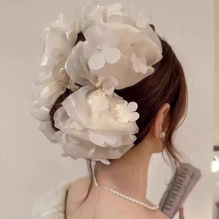 베이지 입체 플라워 망사 버블 집게핀