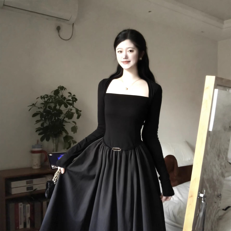 Black Slim-Fit Long Knit Dress for Women, Winter 2026 New Style, Early Winter, Very Stylish, Waist-Cinching Dress for Petite Figures