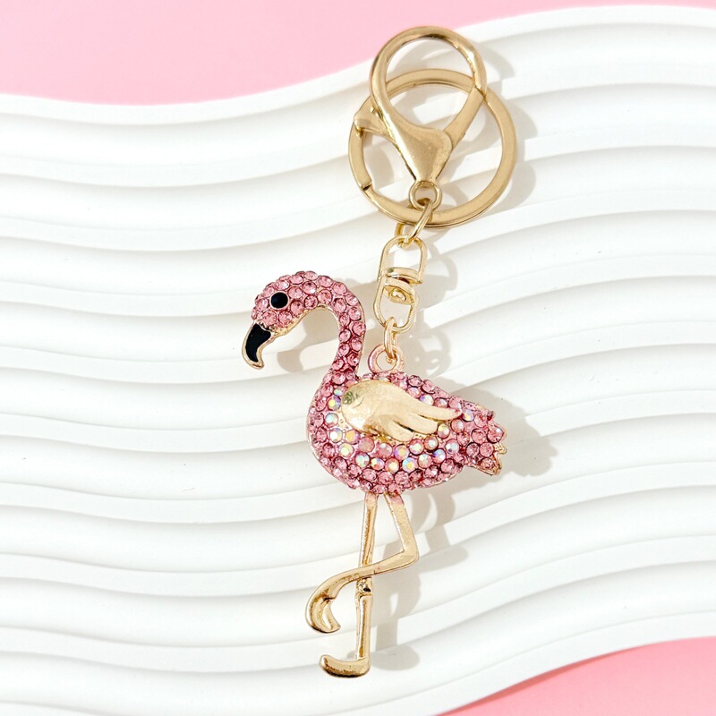 Cross-border creative cartoon flamingo keychain with rhinestones, a metal car key chain, and a gift for women's handbags Cross-border creative cartoon flamingo keychain with rhinestones, a metal car key chain, and a gift for women's handbags