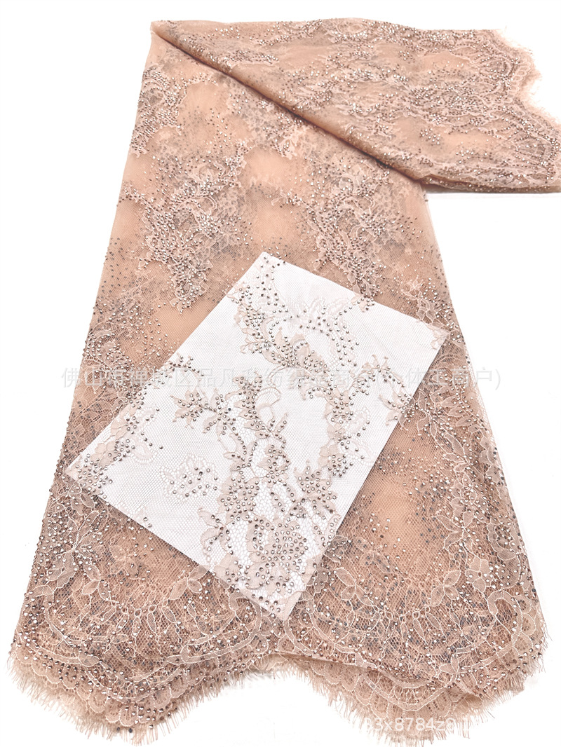 Tejido de malla de pestañas de encaje caliente flor retro hecha a mano verde diamante de cola de pez vestido de noche tela de boda en stock