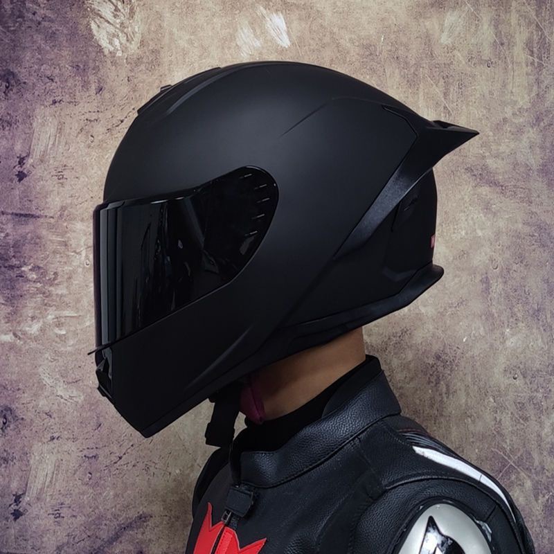Nuevo casco de motocicleta certificado 3C estándar nacional para hombres, casco cálido Bluetooth de marea nacional para hombres, esquina de personalidad de celebridad de Internet de cuatro estaciones
