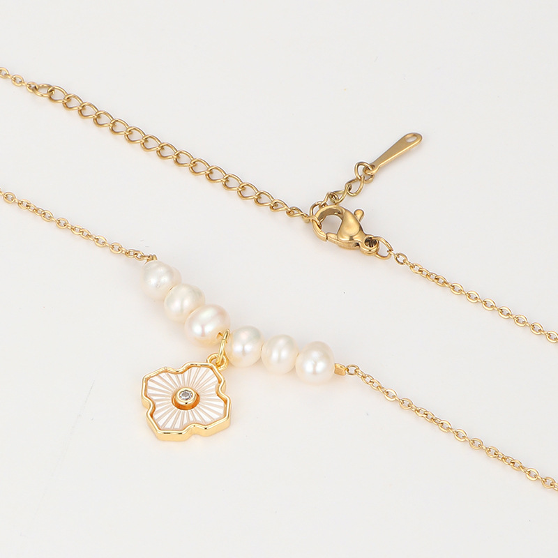 Simple Style Flower Copper Inlay Artificial Pearls Zircon Pendant Necklace 1 Piece