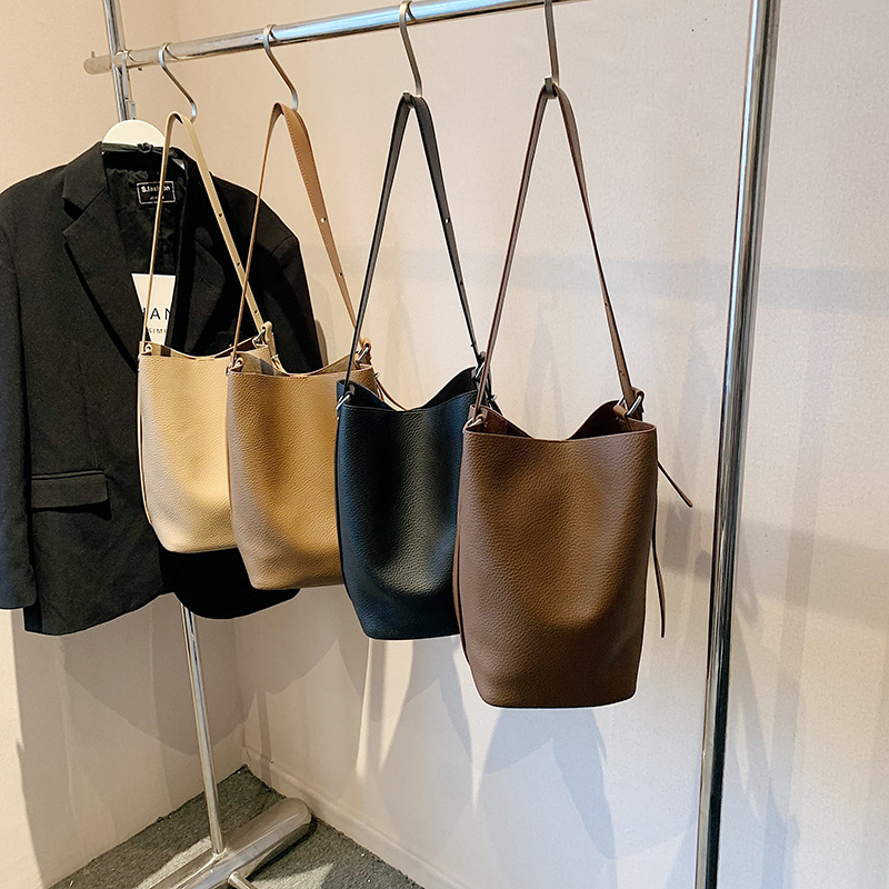 Versatile secchiello per le donne 2024 nuovo alla moda e di nicchia, grande capacità borsa a tracolla singola per la mamma da viaggio_voghion.com