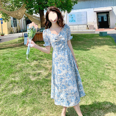 小柄なワンピース