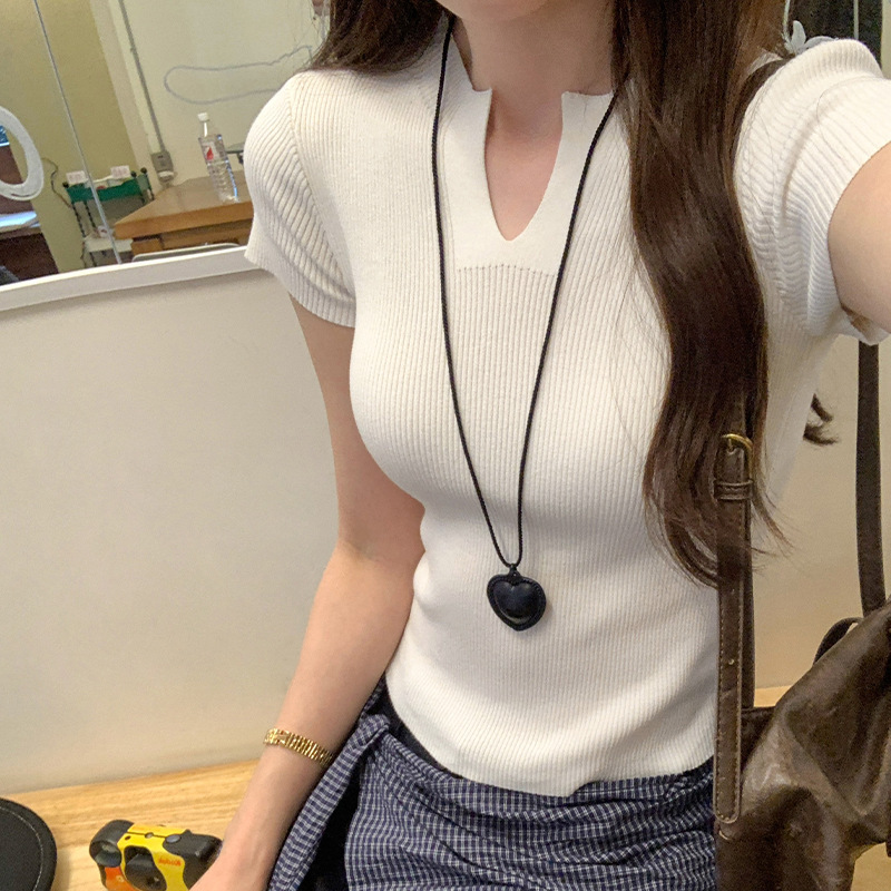 Brand Discount Unique Korean Style Slim-Fitting Short-Sleeved Knitwear for Women Summer 2025 New Style Beautiful Small Top in Spring