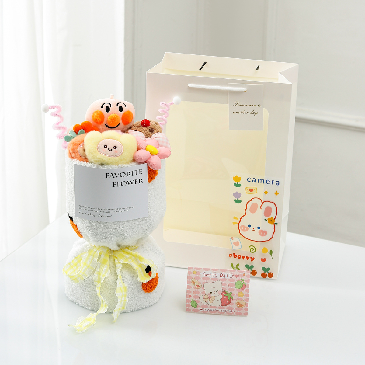 노란 빵 수퍼맨 샤넬 꽃