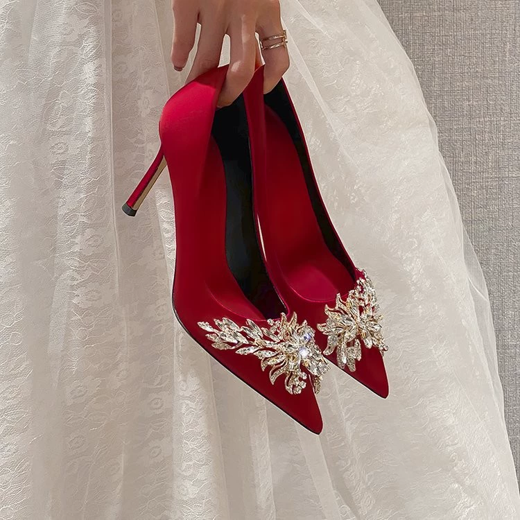 Burgundy wedding shoes for bride, 2021 years