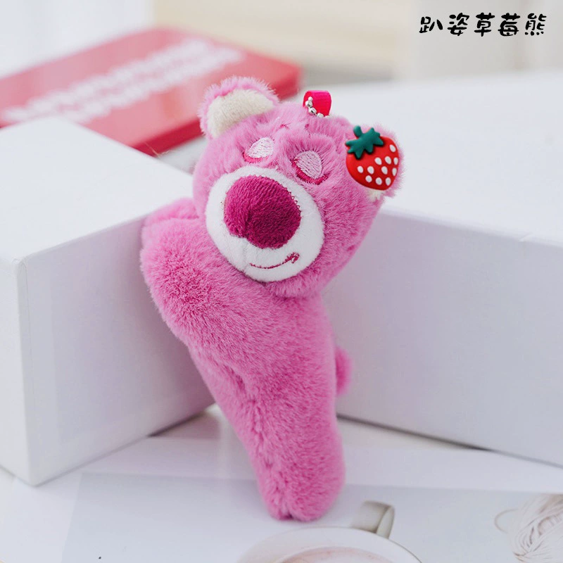 Плюшевая игрушка-фигурка Медведь-Клубника, плюшевый брелок-подвеска для сумки в виде мультяшного Медведя-Клубники, брелок-подвеска в форме сердца для девочек.