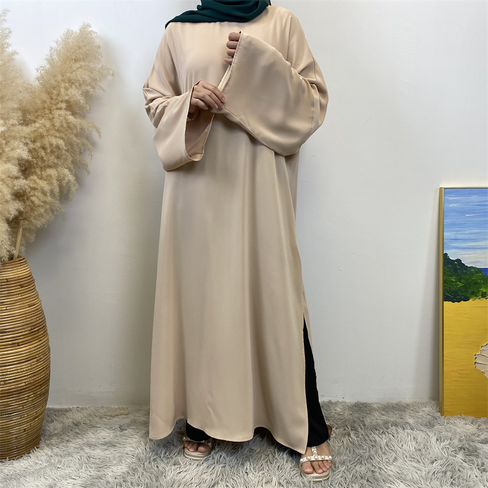 가벼운 살구 드레스