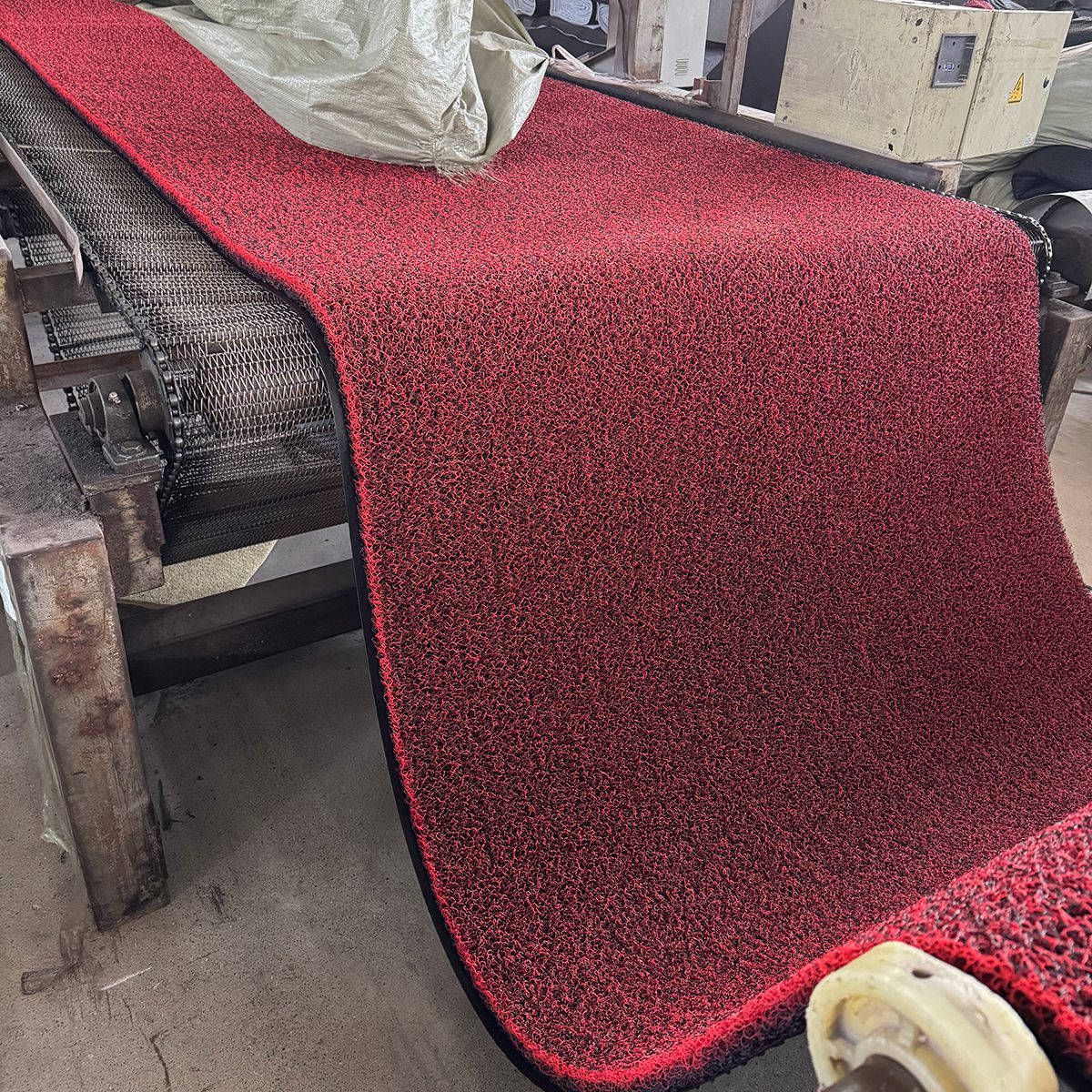 Hot Melt Wire Loop Plastic Floor Mat Car Mat Roll Material 9m Cuttable Spray-Woven Thickened Pvc Floor Mat Manufacturer in Stock
