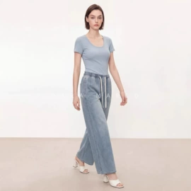 女式毛呢外套;休闲裤;女式羊绒外套