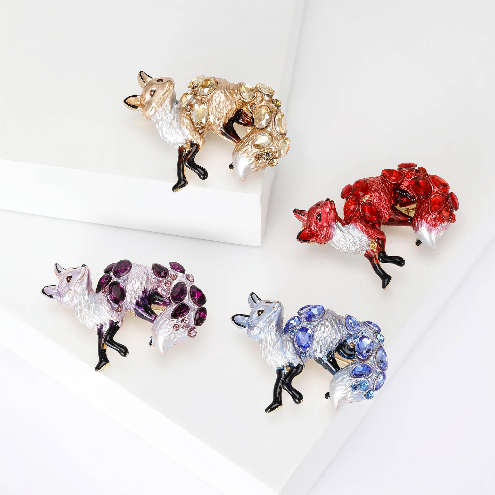 Korean style simple fashion gem Fox brooch alloy dripping Fox pin temperament corsage collar pin anti-exposure