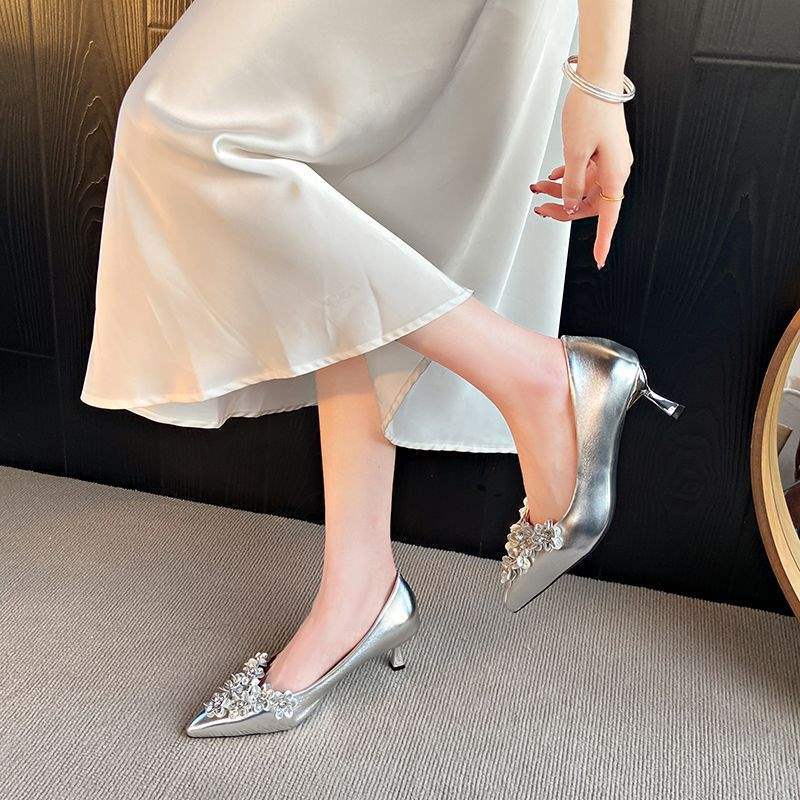 2025高跟鞋气质浅口尖头新款单鞋法式水钻花朵超仙婚鞋女鞋