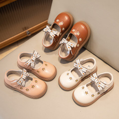 女の子の王女の靴春秋の新型の子供の靴の蝶結びの刺繍の赤ちゃんの靴の百合の中小の子供の靴の卸売り