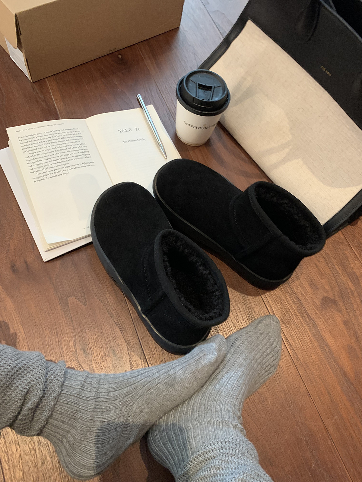 Stivali da neve invernali da donna con fodera in pelliccia sintetica, suola in gomma spessa, punta rotonda e design basso per un comfort casual e caldo. Stivali invernali corti e profondi._voghion.com