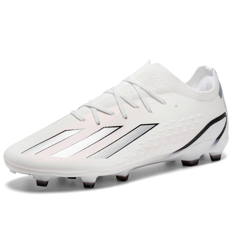 Nuevos juveniles transfronterizos de clavos largos de clavos deportivos de baja altura de la Copa del Mundo TF zapatos de fútbol entrenamiento al por mayor