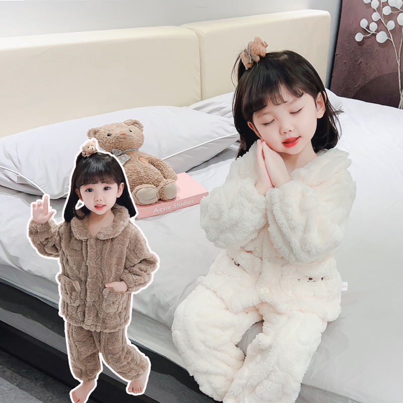 Las niñas de franela engrosada pijamas lindos niños bebé coral polar ropa para el hogar otoño e invierno traje medio y grande de los niños