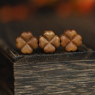 Authentic Indian Laoshan Sandalwood Natural Wood Carving Handheld Clover Through-Hole Creative Craft Carving Ornament