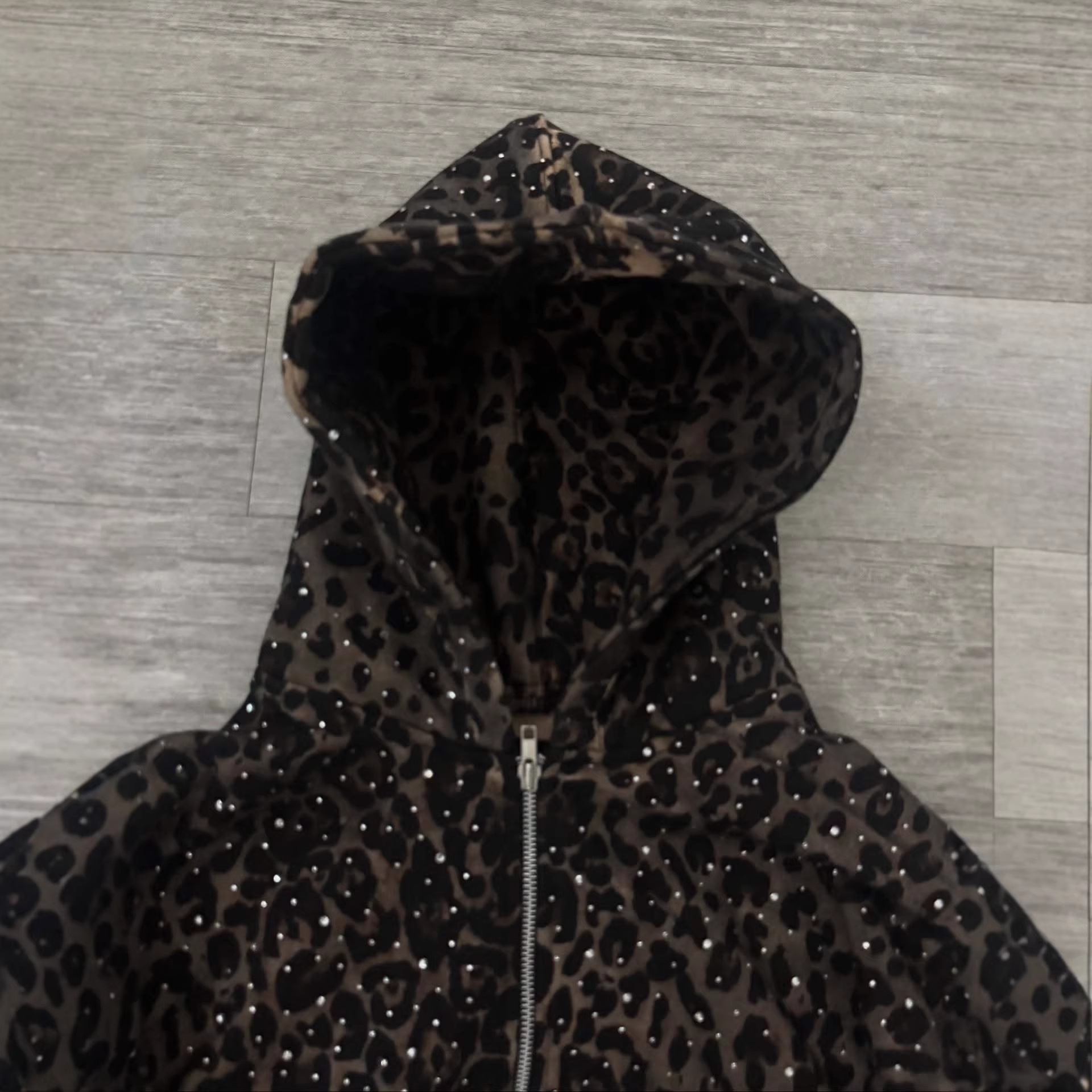 Women's Clothing Unique Leopard Print Hoodie With Retro Print, Loose Fitting Casual Pants, Unisex Sweatshirt._voghion.com