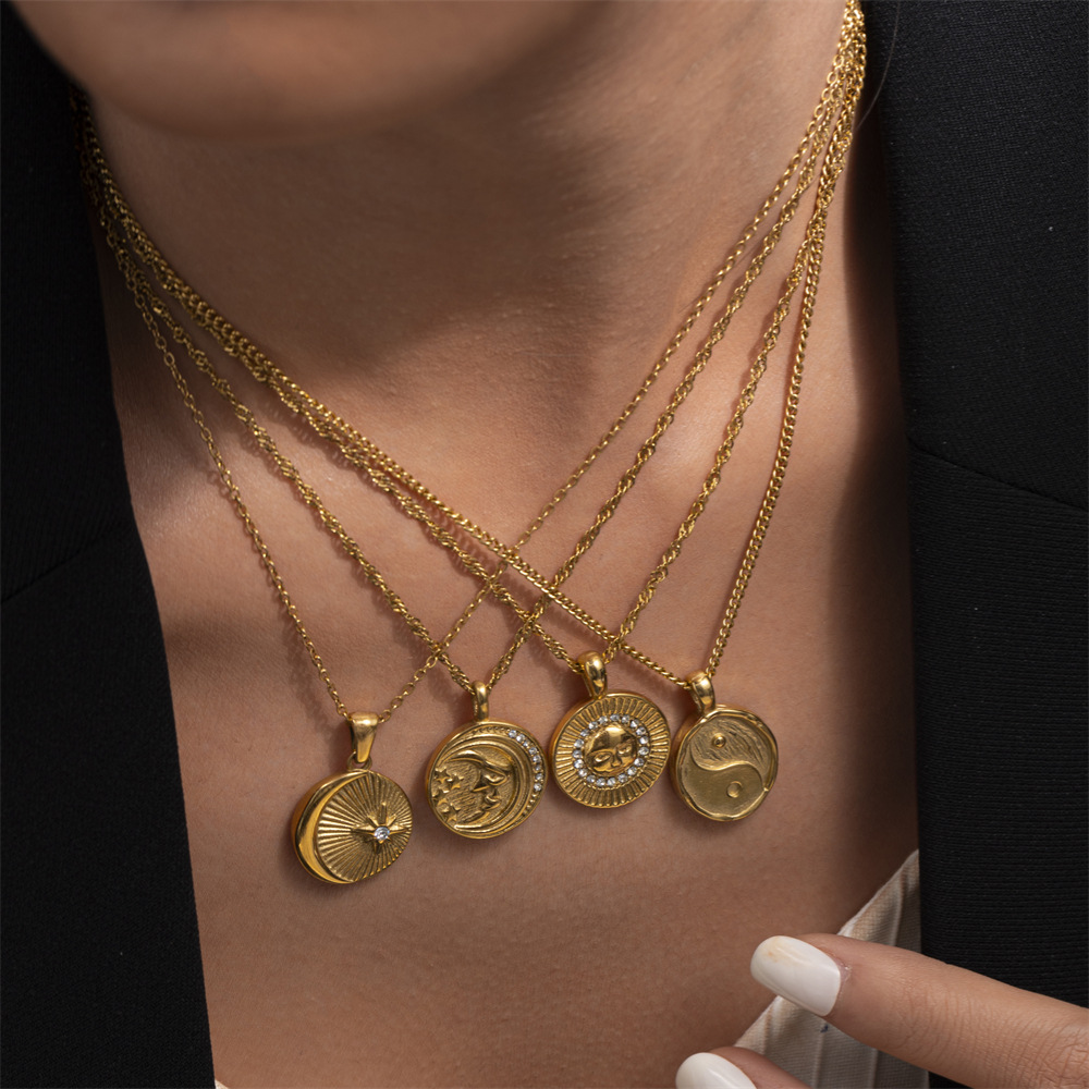 Tina transfronteriza Europa y América versátil nuevo collar de acero inoxidable simple sensación de alto nivel 25 años explosión cadena clavícula de acero de titanio mujer