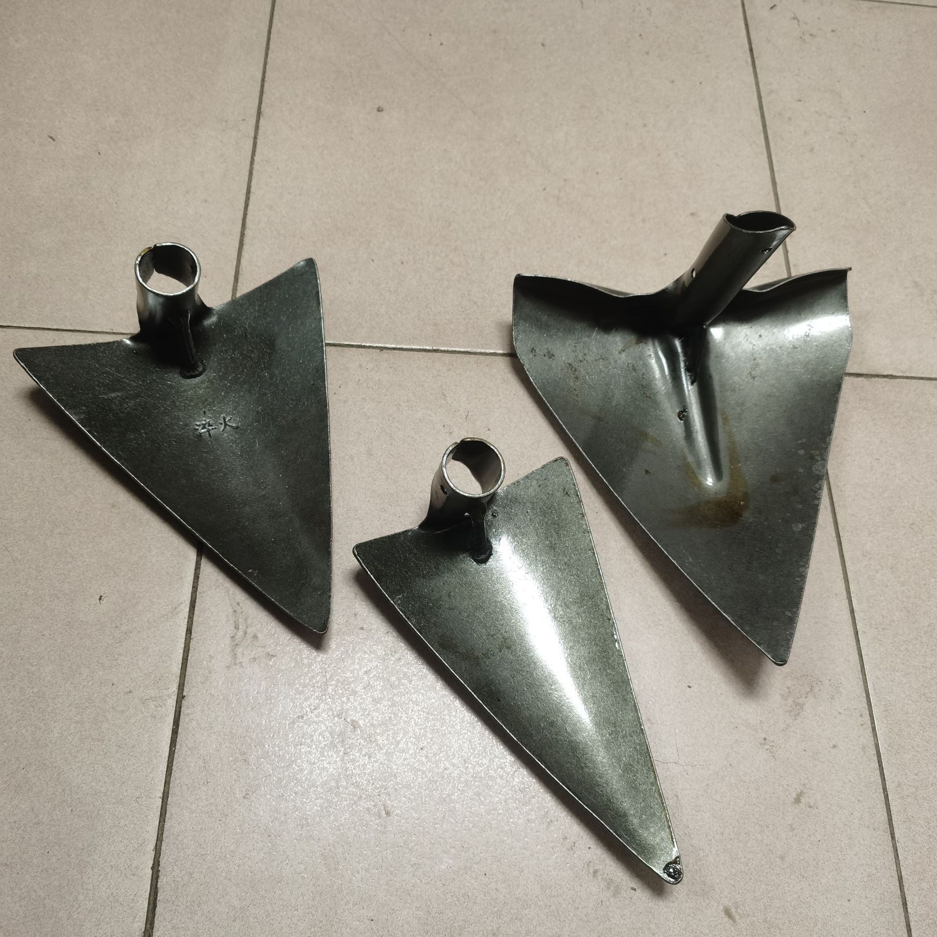 三角锄头搂耙子搂子高碳钢耙子锰钢农用锄头批发种菜农具开荒钩子
