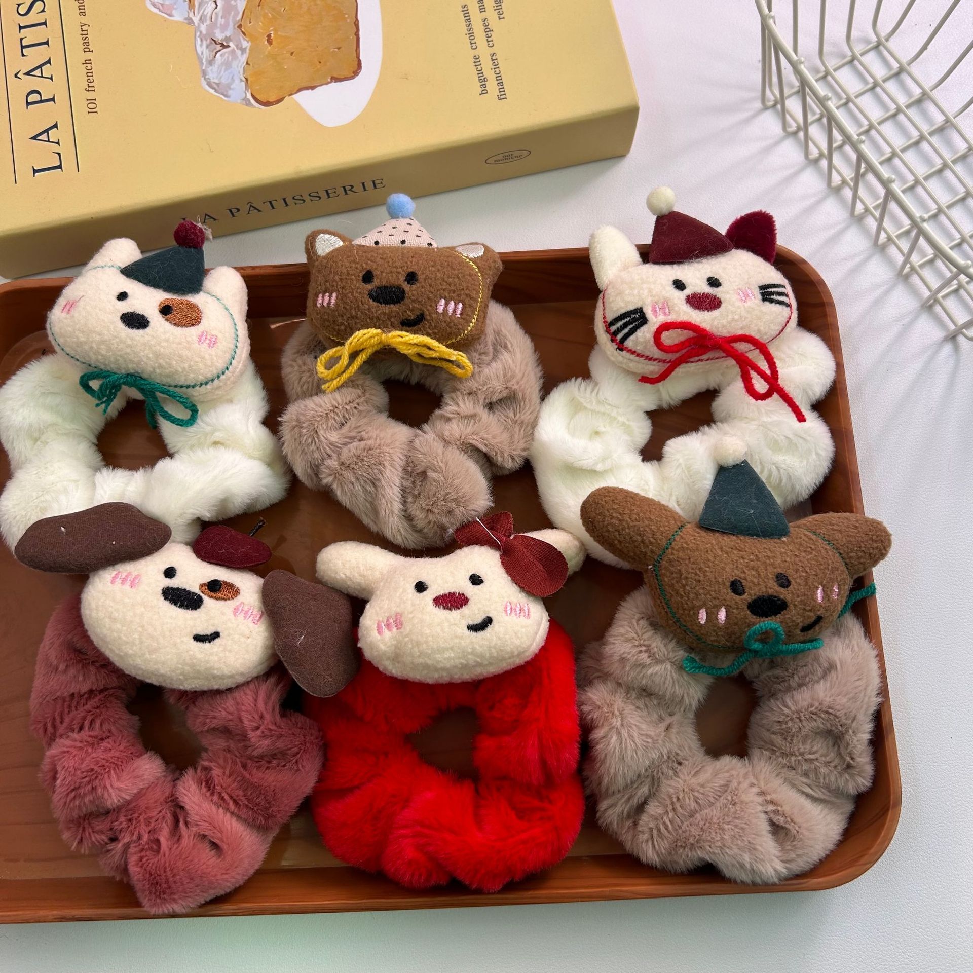 Otoño y invierno nuevo estilo coreano lindos dibujos animados de peluche círculo de intestino grande chica adornamiento de cabello de alta sensibilidad correa de cuero cabello cordón