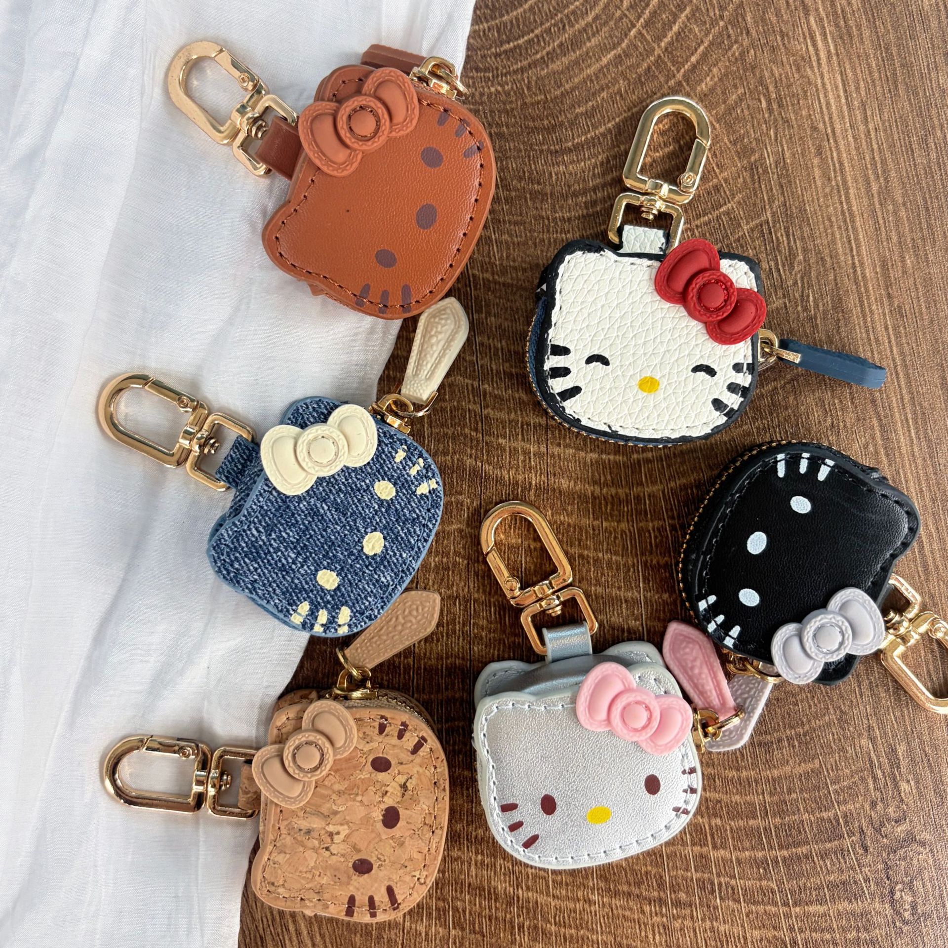 Cute leather KT cat bag, cartoon bag, Hello Kitty pendant keychain, fashionable corduroy Hello Kitty ornament for girls