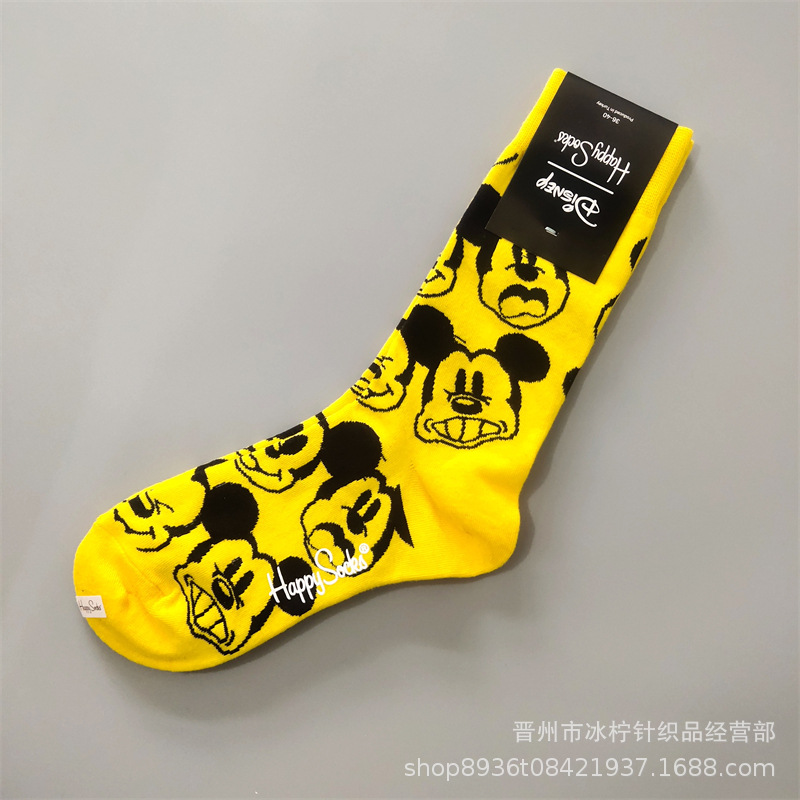 Happy socksスウェーデンのファッションブランドの女性が可愛いです。