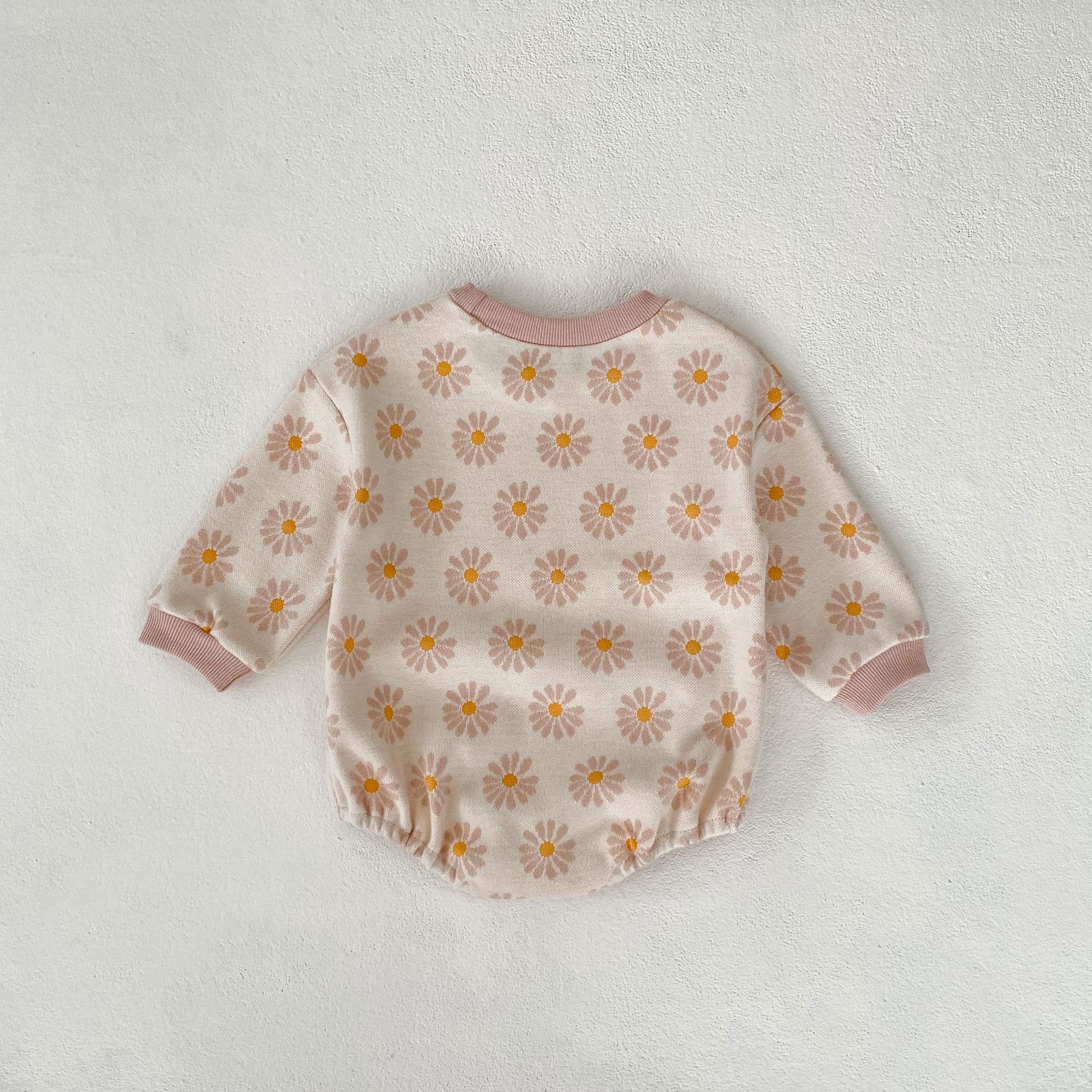 Ins 2024 autumn clothing for infants, young children, girls, babies, fresh flowers, jacquard long sleeved crawling_voghion.com
