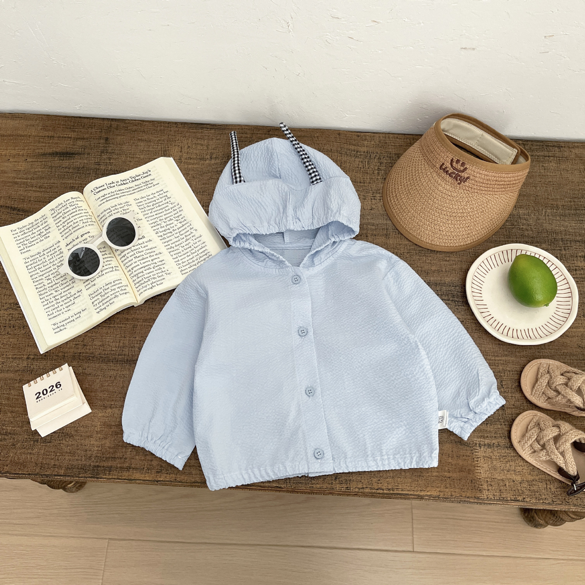 Ropa de bebé de verano, ropa de protección solar ligera, nueva camisa de aire acondicionado de algodón transpirable con capuchón de verano, abrigo universal