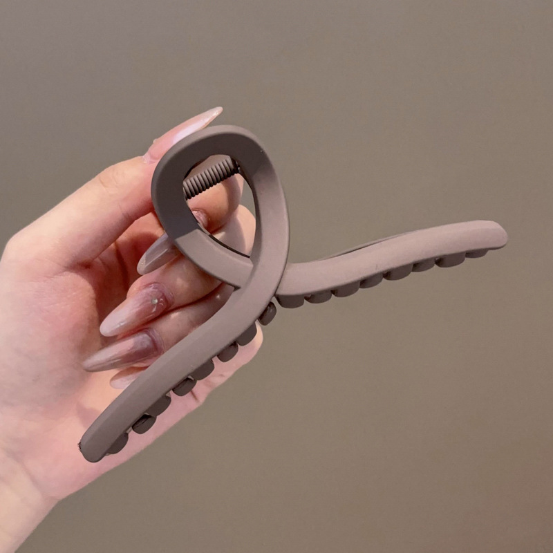 Clipper de cabello de peluche de color café de alto rendimiento de mujeres otoño invierno peludo de gran tamaño detrás del brazo de caparazón tiburón clipper de cabello adornamiento