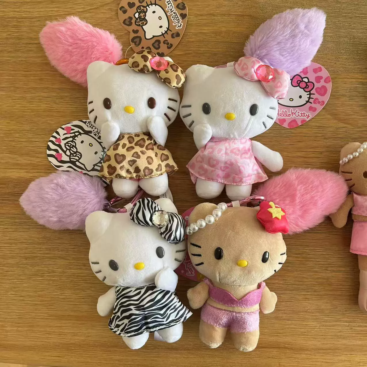 Плюшевый брелок с котенком Kitty, стили платья леопард или купальника, длинный помпон хвоста, 0.04 кг